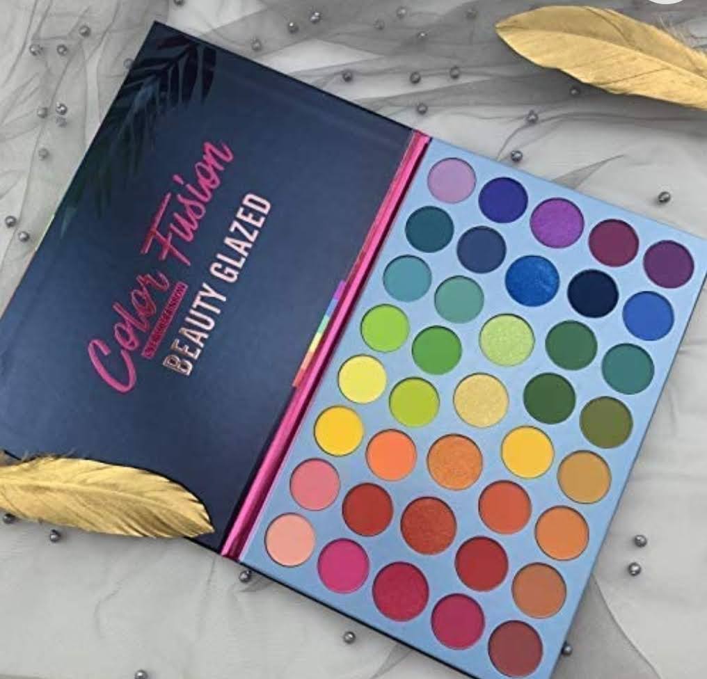 Palette de maquillage pigmenté/Pigmented makeup palette